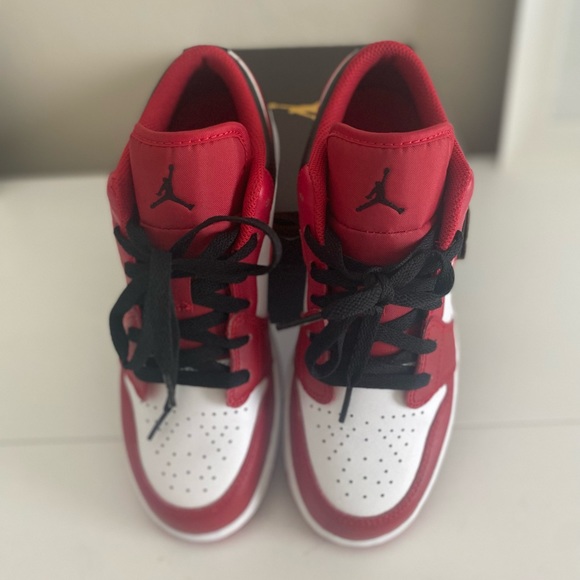 Air Jordan 1 Low - White/Gym Red - Picture 8 of 9